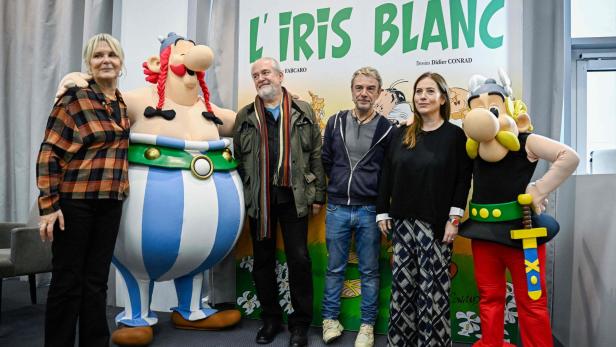 FRANCE-EDITION-COMICS-ASTERIX