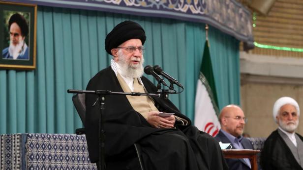 Khamenei says governments normalizing relations with Israel will lose