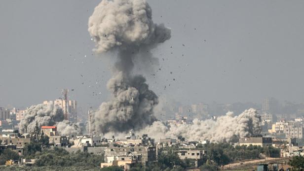 "Groß angelegte Operation": Israel bombardierte Hunderte Ziele in Gaza