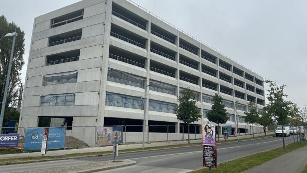 In zehn Wochen können hunderte Autos an der Traisen in St. Pölten parken