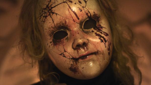 Wer verbirgt sich hinter der Horror-Puppenmaske? Ein Serienkiller metzelt sich durch den Teen-Slasher-Film „Halloween Park“