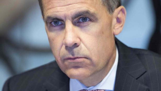 Mark Carney, the governor of the Bank of England, attends a monetary policy committee (MPC) briefing on his first day at the central bank&#039;s headquarters in London July 1, 2013. REUTERS/Jason Alden/pool (BRITAIN - Tags: BUSINESS POLITICS)