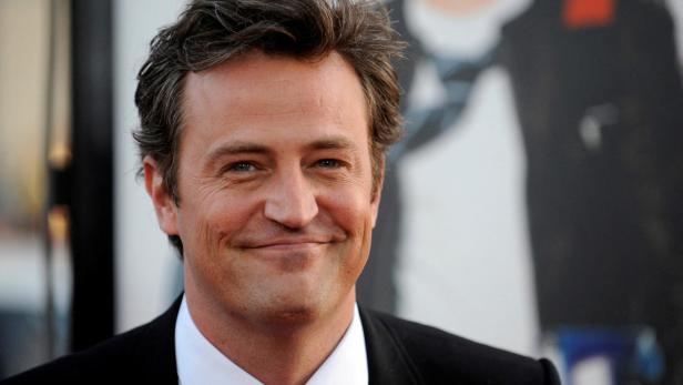 FILE PHOTO: Cast member Matthew Perry attends the premiere of the film "17 Again" in Los Angeles