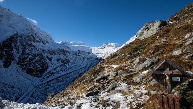Die Talabfahrt vom Ötztaler Gletscher, wo am Wochenende der Skizirkus zu Gast war, könnte künftig eines der Problemkinder des Skigebiets werden