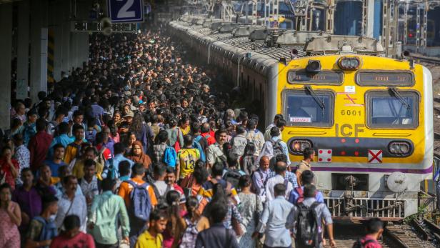 Mindestens acht Tote bei Zugsunglück in Südindien