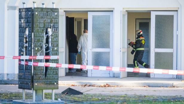 Brandanschlag auf jüdischen Friedhof: Feuer wurde an zwei Stellen gelegt