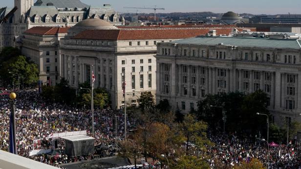 FILE PHOTO: Demonstrators protest in support of Palestinians amid the ongoing conflict between Israel and Hamas, in Washington