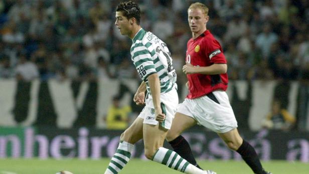 Cristiano Ronaldo im Trikot von Sporting Lissabon während eines Fußballspiels.