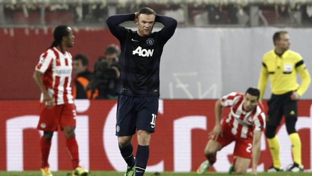 Wayne Rooney von Manchester United mit den Händen am Kopf während eines Fußballspiels.