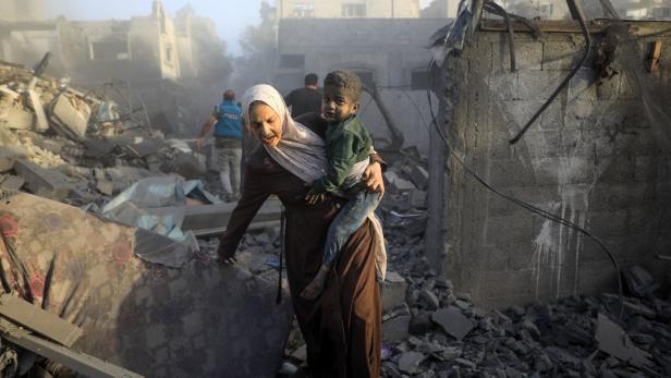 Es sind oft Frauen und Kinder, die sich in Konfliktregionen (hier in Gaza) Überlebenswege suchen müssen.