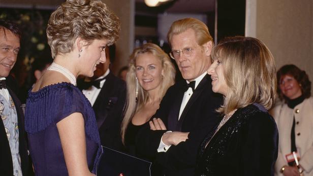 Prinzessin Diana mit Nick Nolte und Barbra Streisand bei der UK-Premiere des Films "The Prince of Tides"