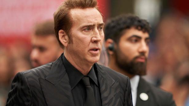 Nicolas Cage schockiert Schaulustige mit blutigem Auftritt am Strand