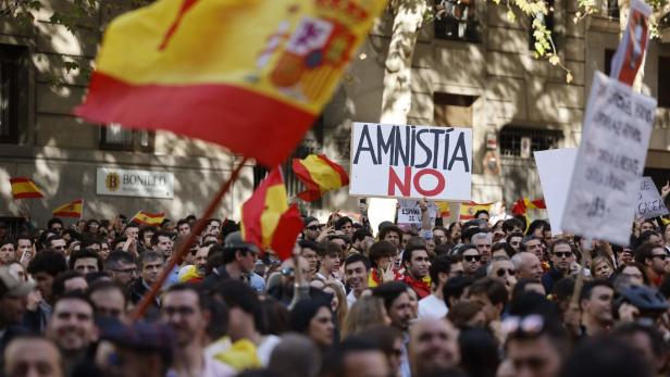 Spanien: Tausende demonstrieren gegen Amnestie für katalanische Separatisten