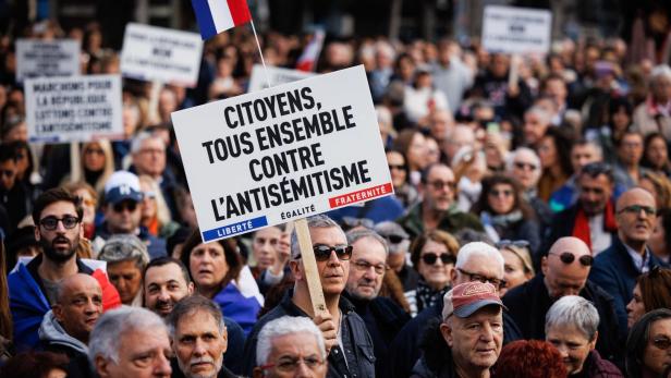 Tausende Franzosen gingen gegen Antisemitismus auf die Straße