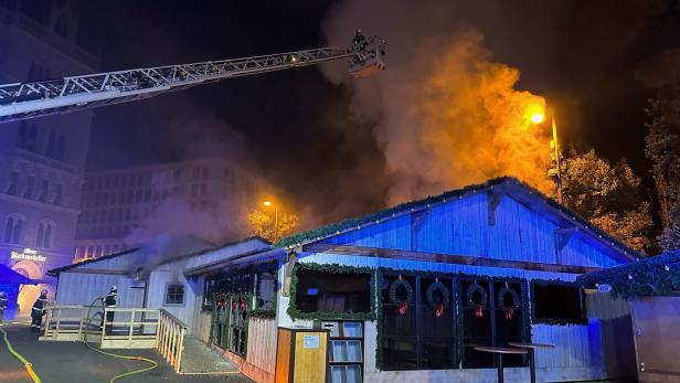 Brand am Rathausplatz: Christkindlmarkt zum Teil gesperrt