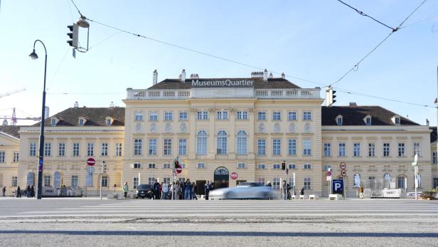 PRESSEFÜHRUNG "MQ-SKULPTURENPROJEKT: JUBILÄUMSJAHR FISCHER VON ERLACH" - KÜNSTLERISCHE GESTALTUNG DER BAROCKEN HAUPTFASSADE: MUSEUMSQUARTIER