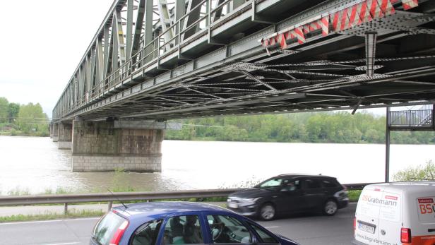 Alte Mauthausner Donaubrücke muss ersetzt werden und soll dann generalsaniert werden