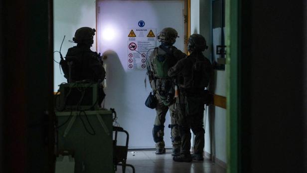 Israels Armee: Hamas-Waffen und Kommandozentrale in Al-Schifa-Klinik entdeckt