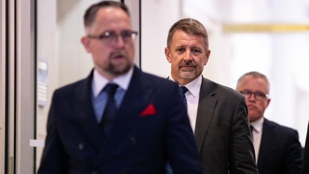 Erik Prince (M.) gründete die Söldnerfirma Blackwater, 2010 verkaufte er das Unternehmen