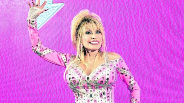 Lauter als das Leben: Dolly Partons neues Album "Rockstar"