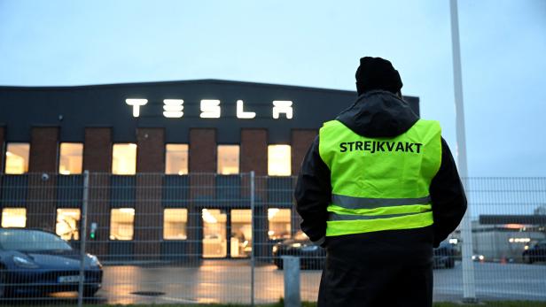 Streik bei Tesla in Segeltorp, südlich von Stockholm