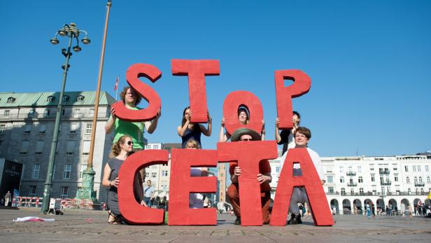 Proteste gegen Freihandelsabkommen der EU mit Kanada (CETA) in vielen EU-Staaten