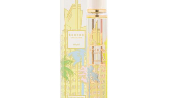 Ein Flakon und eine Verpackung des „Baobab Collection Miami“ Raumduftes.