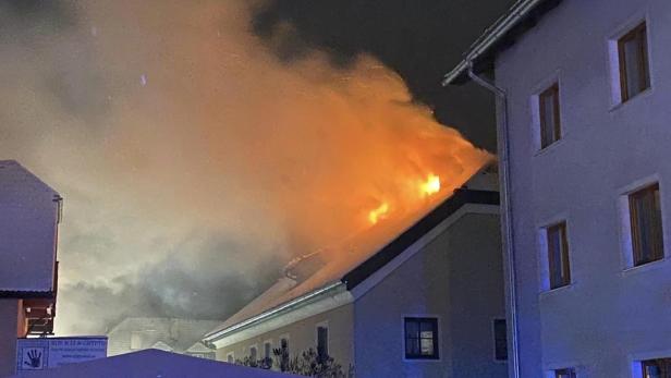 Großbrand in Salzburg, 14 Bewohner in Sicherheit gebracht