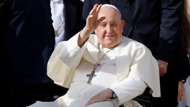 Papst hat akute Bronchitis: "Ich lebe noch"
