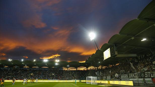Fußballstadion in Graz am Abend
