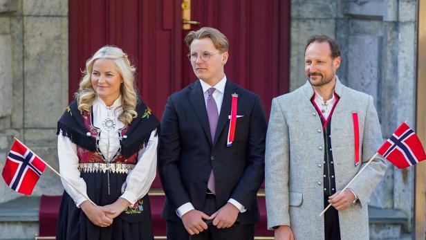 Sverre Magnus mit seinen Eltern Kronprinz Haakon und Mette-Marit