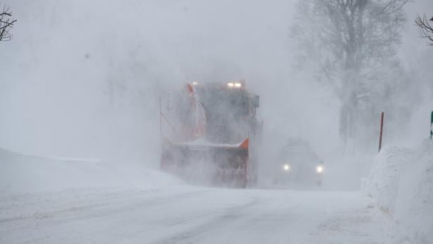 Wintereinbruch: Für Samstag werden Verkehrswarnungen ausgegeben