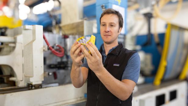 Bazza-Gründer Michael Kogelnik in seiner Fabrik