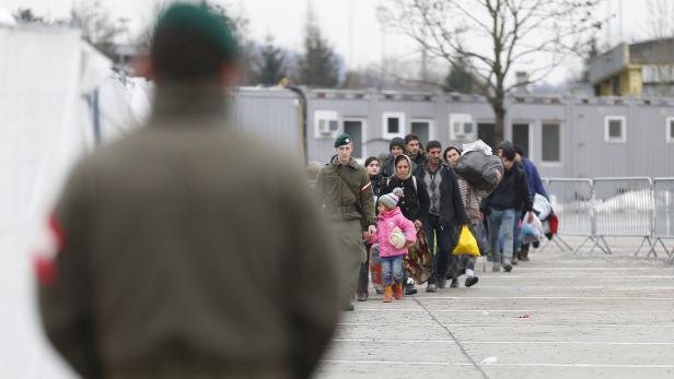 Österreicher sehen Flüchtlingsströme als nicht bewältigbar