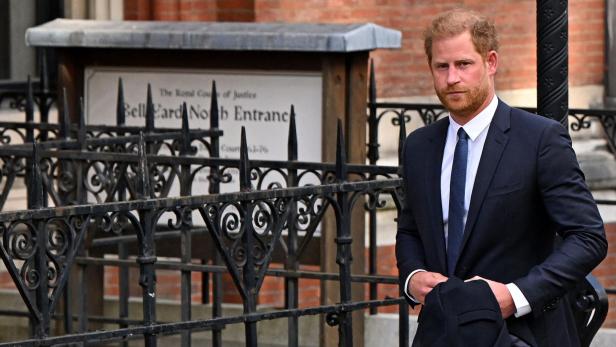FILES-BRITAIN-COURT-ROYALS-HARRY-SECURITY