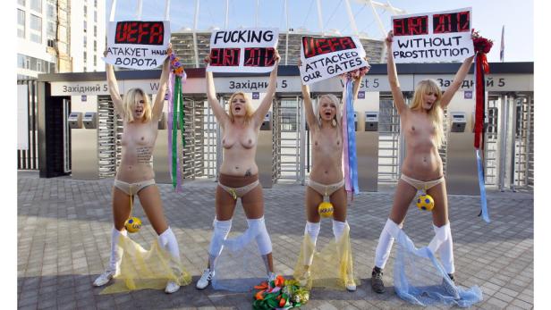 Seit 2008 macht die ukrainische Frauenorganisaton FEMEN mit nackten Tatsachen auf Missstände wie Prostitution, Frauenhandel und sexuelle Ausbeutung in der Ukraine aufmerksam. Das Land gilt wegen der visafreien Einreise für EU- und US-Bürger als ein Ziel von Sextouristen.