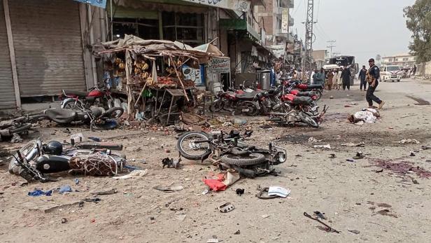 In Dera Ismail Khan kommt es öfter zu Bombenanschlägen: Anfang November wurde ein Polizeibus Ziel eines Anschlags.