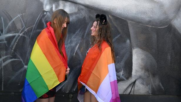 Gleichgeschlechtliche Paare müssen in Polen anerkannt werden