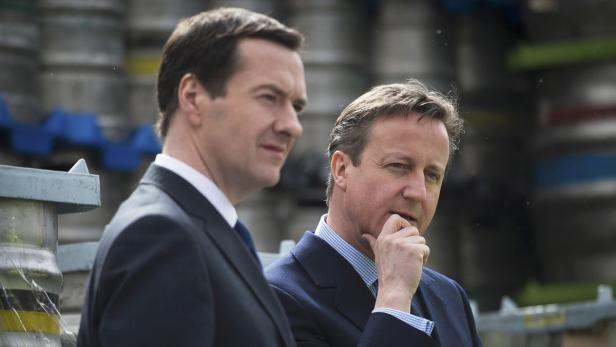 Blamable Niederlage im Parlament: Finanzminister Osborne, Premier David Cameron