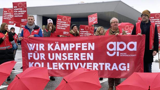 Protestaktion der Gewerkschaft in Innsbruck am 14. Dezember