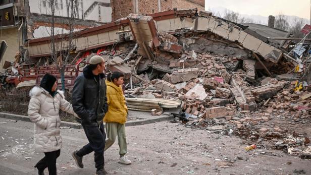 Mindestens 127 Tote nach Erdbeben in China