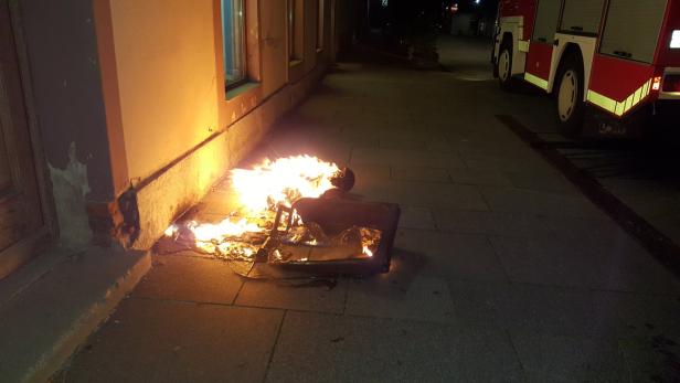 In der Innenstadt wurden Mülleimer in Brand gesteckt