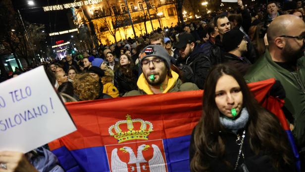 "Frappantes Ausmaß": Opposition beharrt auf Wahlannullierung in Belgrad
