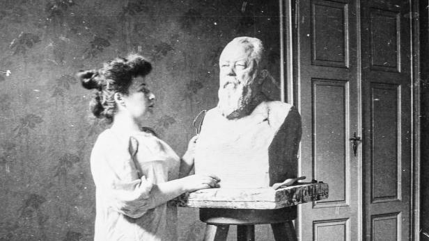 War um 1900 ein Star in Wien: die in Budapest geborene Bildhauerin TFR