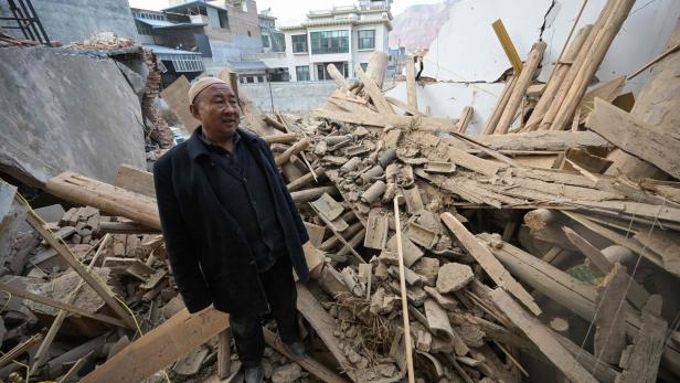 Zahl der Opfer nach Beben in China stieg auf 144