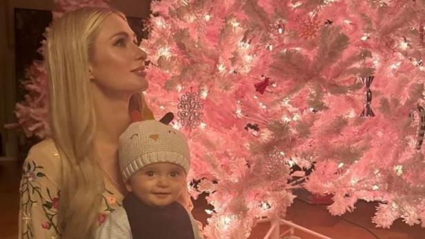 Ein pinker Christbaum für Paris Hilton und ihr Baby Phoenix