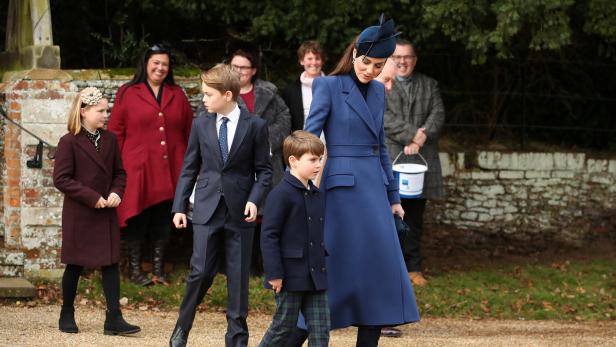 Andrew dabei, Harry und Meghan nicht: Royals besuchten Weihnachtsgottesdienst