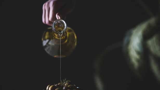 Viraler Hack: Warum die Gen Z jetzt Olivenöl trinkt