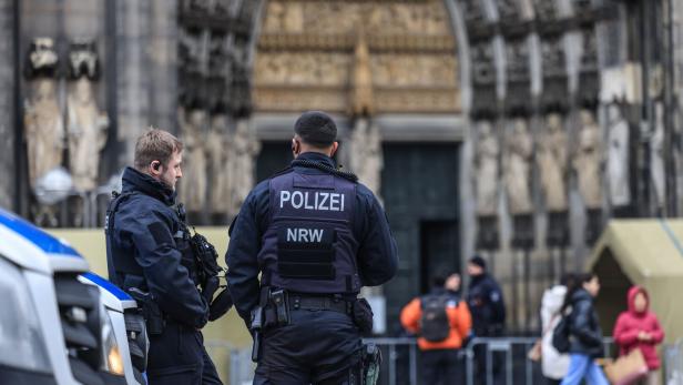 Nach Terroralarm am Kölner Dom: Verdächtiger in Abschiebehaft