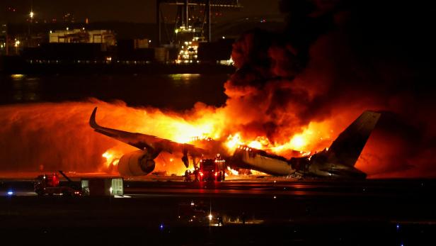 Flugzeugkollision in Japan: Warum sich alle JAL-Passagiere retten konnten